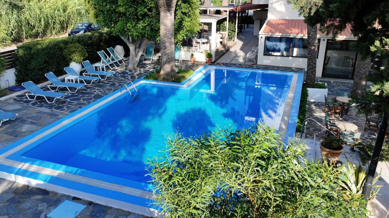 Oasis Apartments & Rooms Плакиас Экстерьер фото