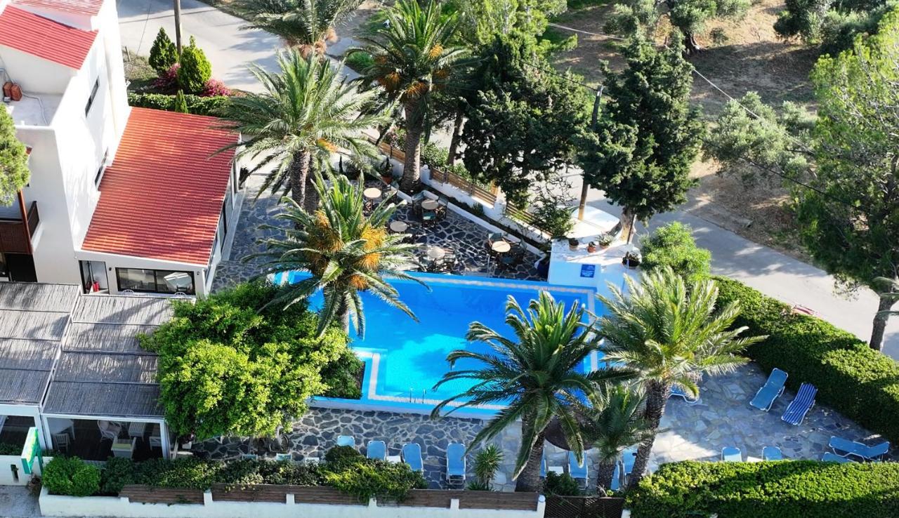 Oasis Apartments & Rooms Плакиас Экстерьер фото