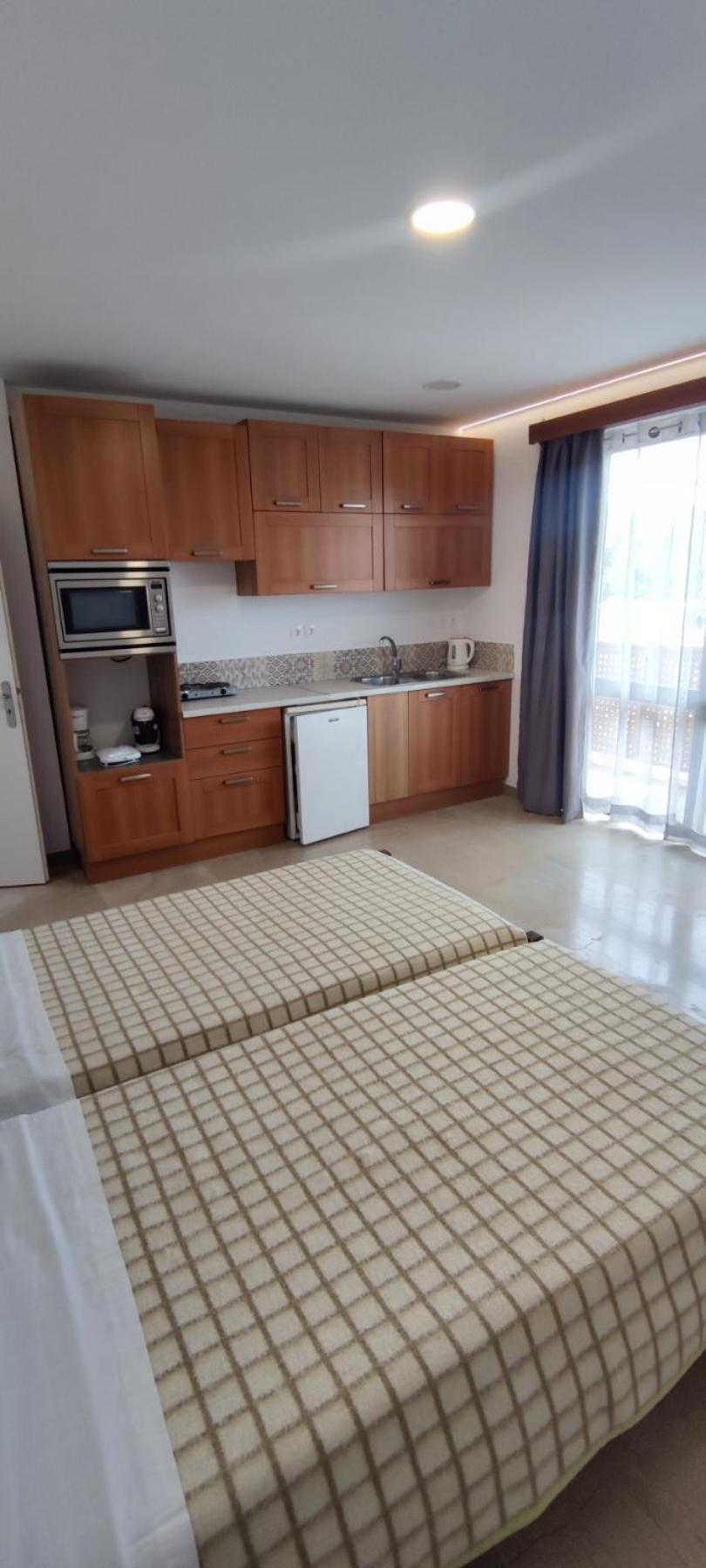 Oasis Apartments & Rooms Плакиас Экстерьер фото