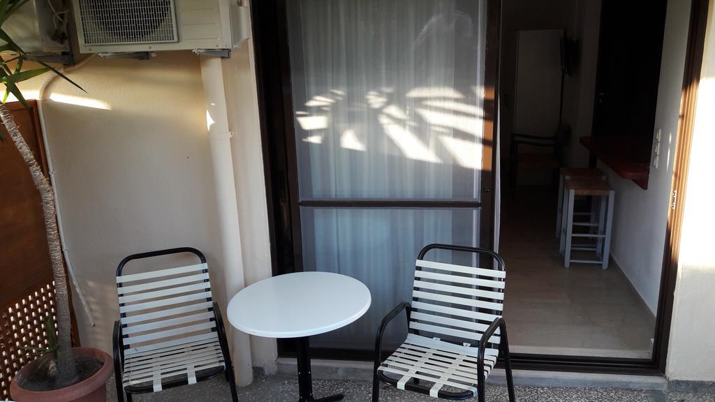 Oasis Apartments & Rooms Плакиас Экстерьер фото