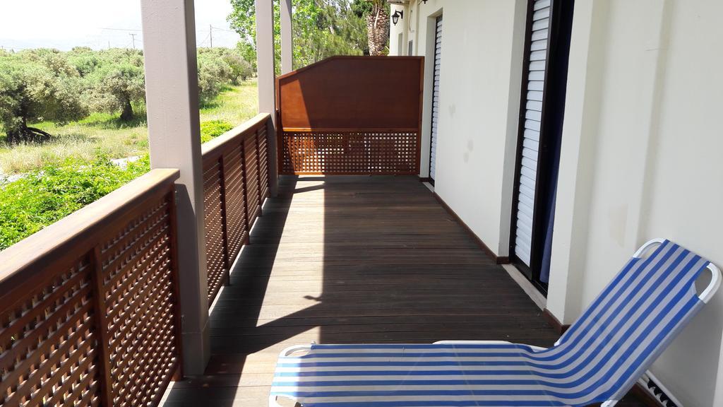Oasis Apartments & Rooms Плакиас Экстерьер фото