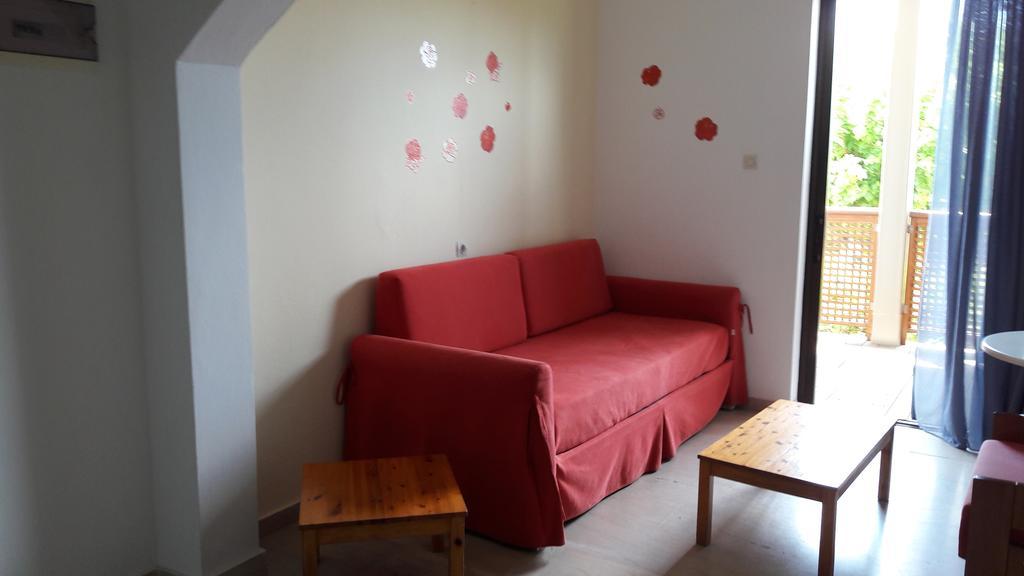 Oasis Apartments & Rooms Плакиас Экстерьер фото