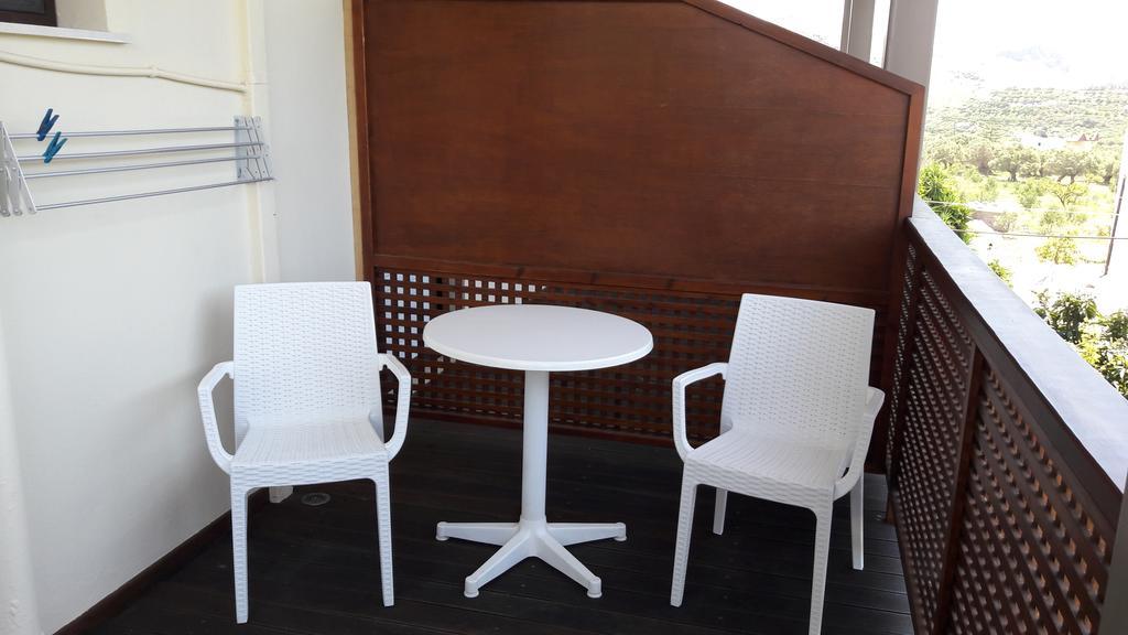 Oasis Apartments & Rooms Плакиас Экстерьер фото